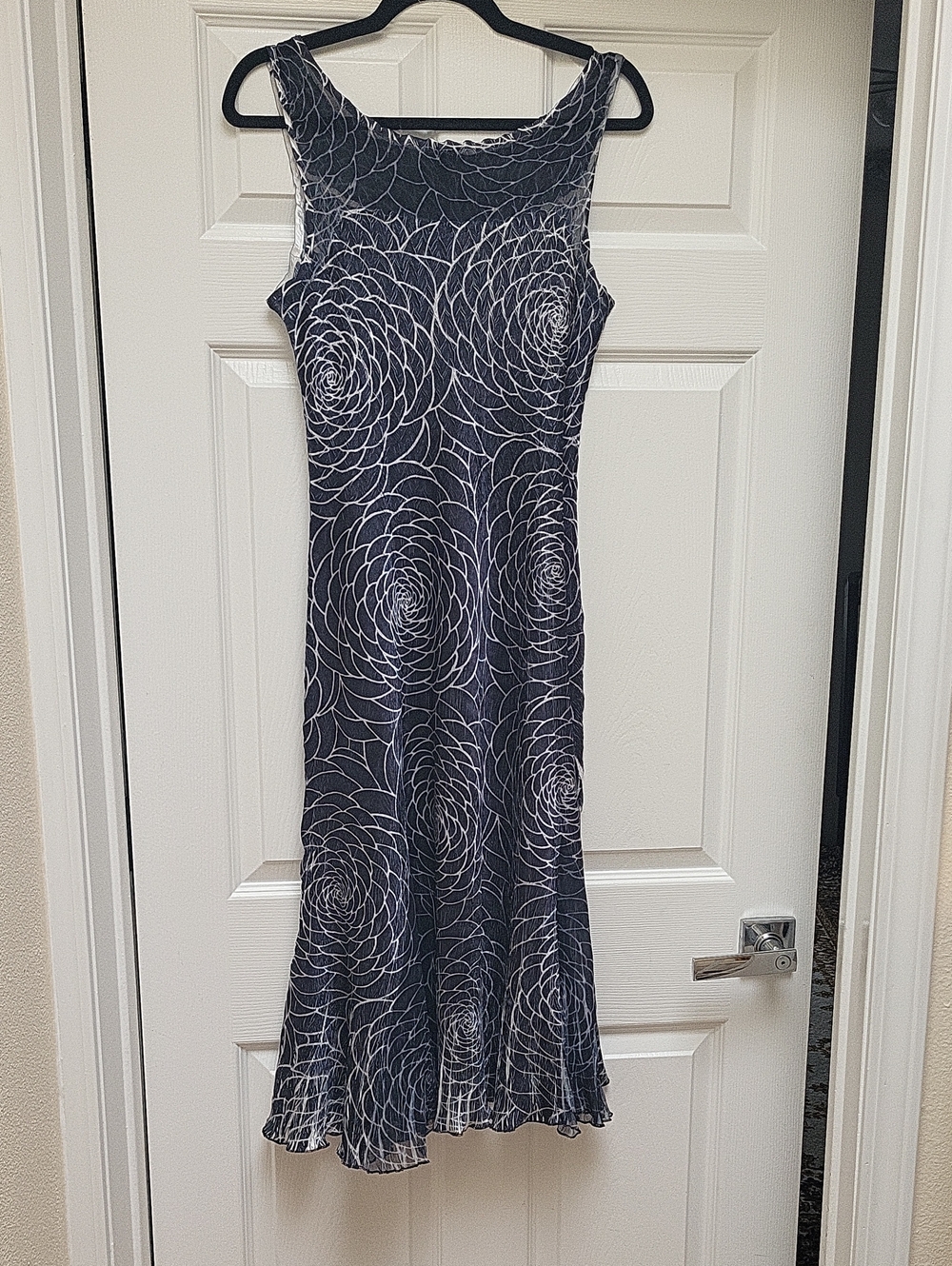 Komarov Stretchy Black and White Floral Swirl Maxi Dress